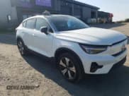 ✅ 2023 Volvo C40 Plus • VIN: YV4ED3GL8P2064665 • Lot: 80462295. Wystawiony na Copart z przebiegiem 9 642 mil. Bezpłatny archiwum sprzedaży aukcyjnych z USA i szczegółowy raport historii pojazdu na DreamBid. Zdjęcie 4.