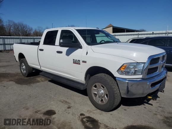 ✅ 2018 Ram 2500 Tradesman • VIN: 3C6UR5HJ8JG262869 • Lot: 49492775. Wystawiony na Copart z przebiegiem 116 349 mil. Bezpłatny archiwum sprzedaży aukcyjnych z USA i szczegółowy raport historii pojazdu na DreamBid. Zdjęcie 4.