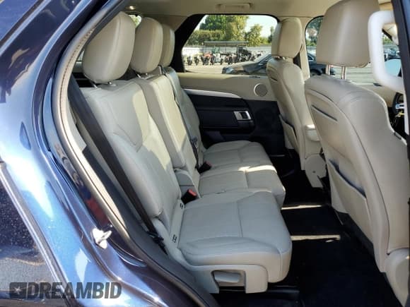 ✅ 2020 Land Rover Discovery Landmark Edition • VIN: SALRU2RV3L2422495 • Lot: 67364625. Listed on Copart with 29,345 mi. Free auction sales archive from the USA and detailed vehicle history report at DreamBid. Image 11.