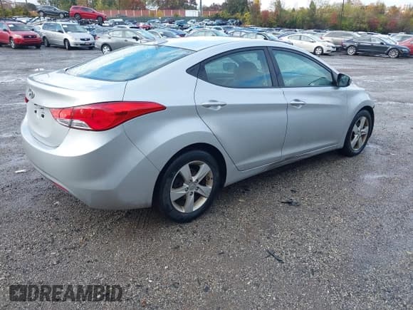 ✅ 2013 Hyundai Elantra GLS • VIN: 5NPDH4AE2DH338892 • Lot: 43584264. Wystawiony na IAAI z przebiegiem 154 110 mil. Bezpłatny archiwum sprzedaży aukcyjnych z USA i szczegółowy raport historii pojazdu na DreamBid. Zdjęcie 4.