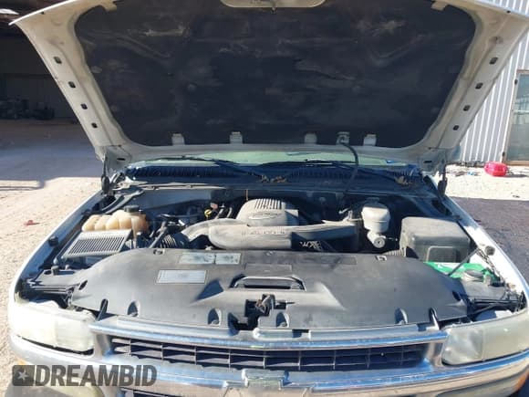 ✅ 2003 Chevrolet Suburban LT • VIN: 3GNEC16ZX3G322144 • Lot: 41439053. Wystawiony na IAAI z przebiegiem 239 789 mil. Bezpłatny archiwum sprzedaży aukcyjnych z USA i szczegółowy raport historii pojazdu na DreamBid. Zdjęcie 10.