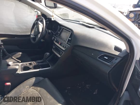 ✅ 2018 Hyundai Sonata SEL • VIN: 5NPE34AF3JH652445 • Lot: 43332202. Wystawiony na IAAI z przebiegiem 83 617 mil. Bezpłatny archiwum sprzedaży aukcyjnych z USA i szczegółowy raport historii pojazdu na DreamBid. Zdjęcie 5.