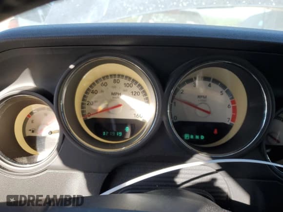 ✅ 2009 Dodge Challenger R/T • VIN: 2B3LJ54T79H641202 • Lot: 82033054. Wystawiony na Copart z przebiegiem 121 919 mil. Bezpłatny archiwum sprzedaży aukcyjnych z USA i szczegółowy raport historii pojazdu na DreamBid. Zdjęcie 9.