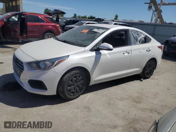 2019 Hyundai Accent SE z VIN 3KPC24A34KE046383, wystawiony jako Copart lot #57781614 z przebiegiem 81 639 mil mil oraz Szkoda całkowita • Salvage title. Historia ofert i sprzedaży dostępna na DreamBid. Obrazek 1.