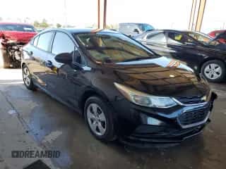 ✅ 2016 Chevrolet Cruze LS • VIN: 1G1BC5SM6G7327848 • Lot: 72062272. Wystawiony na Copart z przebiegiem 66 464 mil mil. Skorzystaj z bezpłatnego archiwum sprzedaży aukcyjnych z USA i zobacz szczegółowy raport historii pojazdu na DreamBid. Zdjęcie 4.
