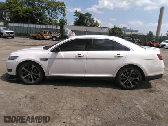 ✅ 2016 Ford Taurus SHO • VIN: 1FAHP2KT8GG153024 • Lot: 39742249. Listed on IAAI with 44,347 mi. Free auction sales archive from the USA and detailed vehicle history report at DreamBid. Image 13.