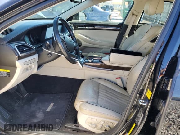 ✅ 2017 Genesis G90 Premium • VIN: KMHG34JA8HU025085 • Lot: 87405605. Wystawiony na Copart z przebiegiem 86 131 mil. Bezpłatny archiwum sprzedaży aukcyjnych z USA i szczegółowy raport historii pojazdu na DreamBid. Zdjęcie 7.