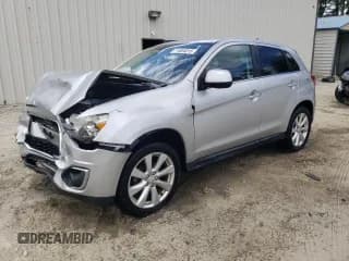 ✅ 2014 Mitsubishi Outlander SE • VIN: 4A4AR4AU9EE028451 • Lot: 71084815. Wystawiony na Copart z przebiegiem Nie podano. Bezpłatny archiwum sprzedaży aukcyjnych z USA i szczegółowy raport historii pojazdu na DreamBid. Zdjęcie 1.