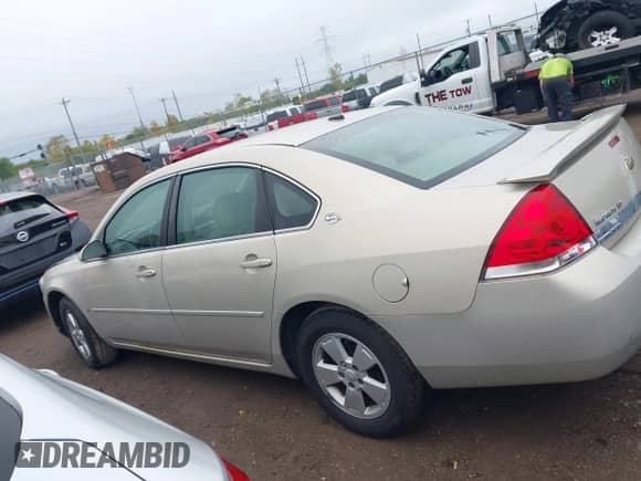 2008 Chevrolet Impala LT with VIN 2G1WT58K281341011, listed as a IAAI auction lot 43271440 with 207,347 mi miles and . Bid and sale history available at DreamBid. Image 15.