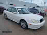 2004 Hyundai Sonata GLS z VIN KMHWF35H14A996574, wystawiony jako IAAI lot #42458020 z przebiegiem 167 012 mil mil oraz . Historia ofert i sprzedaży dostępna na DreamBid. Obrazek 1.