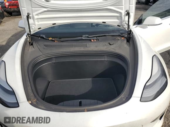 ✅ 2018 Tesla Model 3 Long Range Battery • VIN: 5YJ3E1EB4JF181427 • Lot: 93822565. Wystawiony na Copart z przebiegiem 79 339 mil. Bezpłatny archiwum sprzedaży aukcyjnych z USA i szczegółowy raport historii pojazdu na DreamBid. Zdjęcie 11.