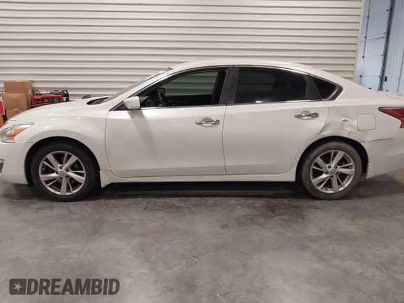 ✅ 2013 Nissan Altima SV • VIN: 1N4AL3AP6DC171533 • Lot: 43314519. Listed on IAAI with 176,869 mi. Free auction sales archive from the USA and detailed vehicle history report at DreamBid. Image 14.