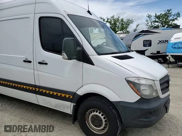 ✅ 2018 Mercedes-Benz Sprinter Cargo Worker • VIN: WD3PE8CD9JP601035 • Lot: 56534565. Listed on Copart with 390,212 mi. Free auction sales archive from the USA and detailed vehicle history report at DreamBid. Image 13.