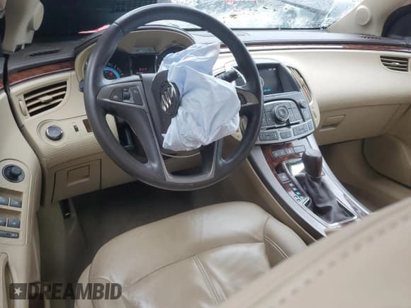 ✅ 2013 Buick LaCrosse Leather • VIN: 1G4GC5ERXDF155809 • Lot: 57708285. Wystawiony na Copart z przebiegiem 94 761 mil. Bezpłatny archiwum sprzedaży aukcyjnych z USA i szczegółowy raport historii pojazdu na DreamBid. Zdjęcie 8.