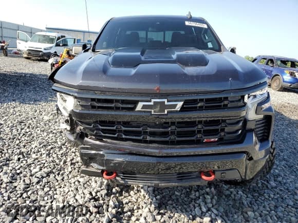 ✅ 2022 Chevrolet Silverado 1500 LT Trail Boss • VIN: 3GCUDFET2NG566112 • Lot: 56796405. Wystawiony na Copart z przebiegiem 27 750 mil. Bezpłatny archiwum sprzedaży aukcyjnych z USA i szczegółowy raport historii pojazdu na DreamBid. Zdjęcie 5.