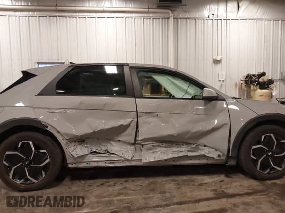 ✅ 2024 Hyundai Ioniq 5 SEL • VIN: KM8KNDDF6RU310834 • Lot: 42515823. Listed on IAAI with 15,851 mi. Free auction sales archive from the USA and detailed vehicle history report at DreamBid. Image 6.