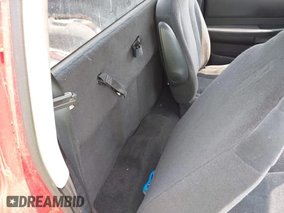 ✅ 2004 Dodge Dakota • VIN: 1D7FL16K34S533380 • Lot: 42469766. Listed on IAAI with 169,815 mi. Free auction sales archive from the USA and detailed vehicle history report at DreamBid. Image 8.