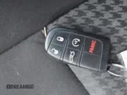 ✅ 2020 Dodge Challenger R/T Scat Pack Widebody • VIN: 2C3CDZFJ7LH239877 • Lot: 41623891. Wystawiony na IAAI z przebiegiem 40 370 mil. Bezpłatny archiwum sprzedaży aukcyjnych z USA i szczegółowy raport historii pojazdu na DreamBid. Zdjęcie 11.