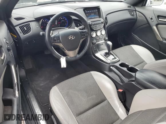 ✅ 2014 Hyundai Genesis Coupe R-Spec • VIN: KMHHT6KD8EU118211 • Lot: 42043715. Wystawiony na Copart z przebiegiem 109 945 mil. Bezpłatny archiwum sprzedaży aukcyjnych z USA i szczegółowy raport historii pojazdu na DreamBid. Zdjęcie 8.