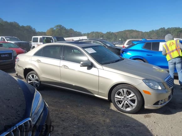 ✅ 2010 Mercedes-Benz E 350 Sport • VIN: WDDHF8HBXAA175220 • Лот: 43511271. Опубликован ранее на IAAI с пробегом 157 620 миль. Бесплатный доступ к архиву аукционных продаж из США и подробный отчёт об истории автомобиля на DreamBid. Изображение 13.