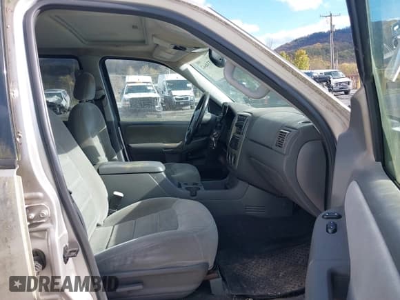 ✅ 2005 Ford Explorer XLT • VIN: 1FMZU73K25UB86749 • Лот: 43534642. Опубликован ранее на IAAI с пробегом Не указан. Бесплатный доступ к архиву аукционных продаж из США и подробный отчёт об истории автомобиля на DreamBid. Изображение 5.