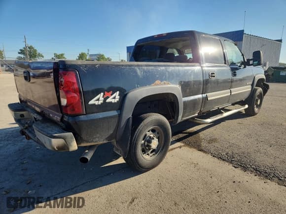 ✅ 2004 Chevrolet Silverado 2500HD LS • VIN: 1GCHK23U84F165451 • Lot: 81748515. Listed on Copart with 341,022 mi. Free auction sales archive from the USA and detailed vehicle history report at DreamBid. Image 3.