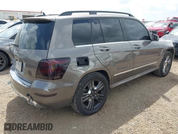 ✅ 2013 Mercedes-Benz GLK 350 • VIN: WDCGG5HB1DG054217 • Lot: 42647703. Wystawiony na IAAI z przebiegiem 166 570 mil. Bezpłatny archiwum sprzedaży aukcyjnych z USA i szczegółowy raport historii pojazdu na DreamBid. Zdjęcie 4.