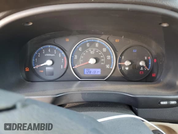 ✅ 2008 Hyundai Santa Fe GLS • VIN: 5NMSG13D48H158328 • Lot: 73185984. Listed on Copart with 128,131 mi. Free auction sales archive from the USA and detailed vehicle history report at DreamBid. Image 9.