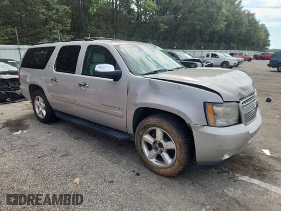2007 Chevrolet Suburban LT with VIN 1GNFC16J47J253339, listed as a Copart auction lot 81411005 with 272,256 mi miles and Salvage title. Bid and sale history available at DreamBid. Image 4.