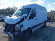 ✅ 2015 Mercedes-Benz Sprinter Cargo • VIN: WD3PE7DCXF5956413 • Lot: 41501686. Wystawiony na IAAI z przebiegiem 201 503 mil. Bezpłatny archiwum sprzedaży aukcyjnych z USA i szczegółowy raport historii pojazdu na DreamBid. Zdjęcie 18.