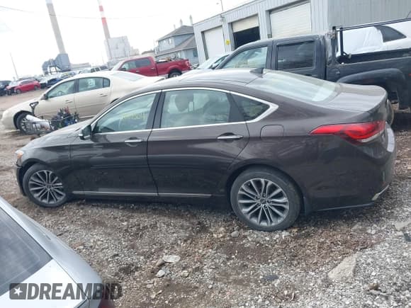 ✅ 2016 Hyundai Genesis 3.8L • VIN: KMHGN4JE9GU110867 • Lot: 41729504. Wystawiony na IAAI z przebiegiem 126 247 mil. Bezpłatny archiwum sprzedaży aukcyjnych z USA i szczegółowy raport historii pojazdu na DreamBid. Zdjęcie 14.