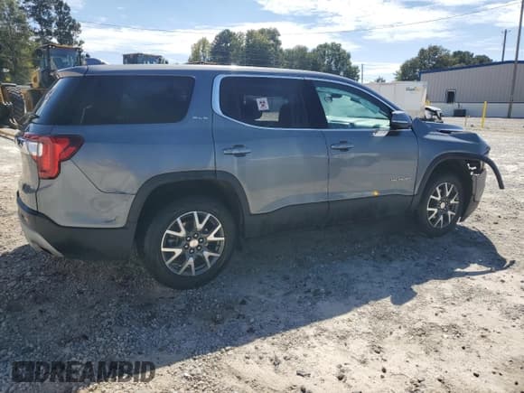 ✅ 2022 GMC Acadia SLE • VIN: 1GKKNKL43NZ134786 • Lot: 82175885. Wystawiony na Copart z przebiegiem 71 300 mil. Bezpłatny archiwum sprzedaży aukcyjnych z USA i szczegółowy raport historii pojazdu na DreamBid. Zdjęcie 3.