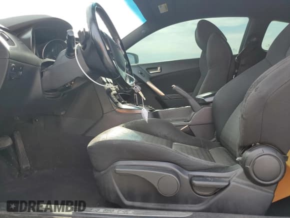 ✅ 2013 Hyundai Genesis Coupe 2.0T • VIN: KMHHT6KD2DU107820 • Lot: 61793195. Wystawiony na Copart z przebiegiem 98 453 mil. Bezpłatny archiwum sprzedaży aukcyjnych z USA i szczegółowy raport historii pojazdu na DreamBid. Zdjęcie 7.