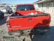 ✅ 2006 Chevrolet Silverado 1500 LS • VIN: 2GCEK19B961274448 • Lot: 77346764. Wystawiony na Copart z przebiegiem 343 618 mil mil. Skorzystaj z bezpłatnego archiwum sprzedaży aukcyjnych z USA i zobacz szczegółowy raport historii pojazdu na DreamBid. Zdjęcie 6.