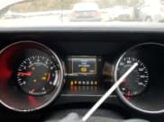 ✅ 2018 Ford Mustang EcoBoost • VIN: 1FA6P8TH2J5118745 • Lot: 90469845. Wystawiony na Copart z przebiegiem 76 952 mil. Bezpłatny archiwum sprzedaży aukcyjnych z USA i szczegółowy raport historii pojazdu na DreamBid. Zdjęcie 9.