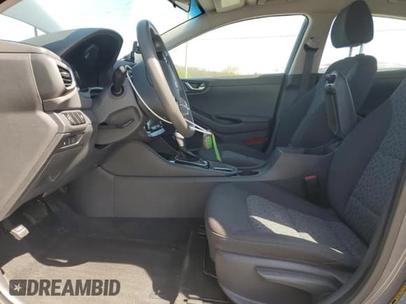 ✅ 2019 Hyundai Ioniq Blue • VIN: KMHC65LC4KU125489 • Lot: 51063565. Wystawiony na Copart z przebiegiem 105 045 mil. Bezpłatny archiwum sprzedaży aukcyjnych z USA i szczegółowy raport historii pojazdu na DreamBid. Zdjęcie 7.