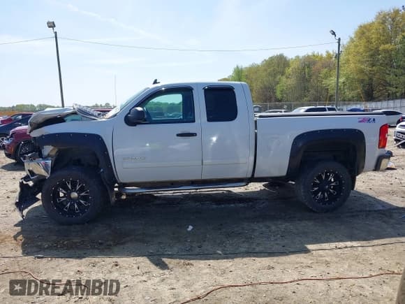 ✅ 2012 Chevrolet Silverado 2500HD LT • VIN: 1GC2KXCG5CZ348946 • Lot: 41930704. Wystawiony na IAAI z przebiegiem 213 663 mil. Bezpłatny archiwum sprzedaży aukcyjnych z USA i szczegółowy raport historii pojazdu na DreamBid. Zdjęcie 15.