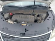 ✅ 2015 Chevrolet Traverse LS • VIN: 1GNKRFKD5FJ152528 • Lot: 43338923. Wystawiony na IAAI z przebiegiem Nie podano. Bezpłatny archiwum sprzedaży aukcyjnych z USA i szczegółowy raport historii pojazdu na DreamBid. Zdjęcie 10.