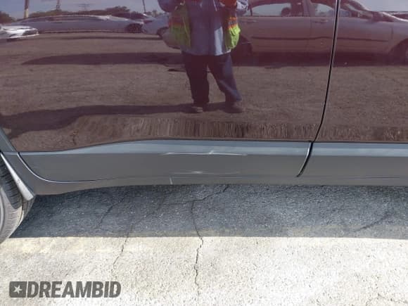 ✅ 2022 Chevrolet Traverse LT Cloth • VIN: 1GNERGKW5NJ187461 • Lot: 43067332. Listed on IAAI with 90,820 mi. Free auction sales archive from the USA and detailed vehicle history report at DreamBid. Image 20.