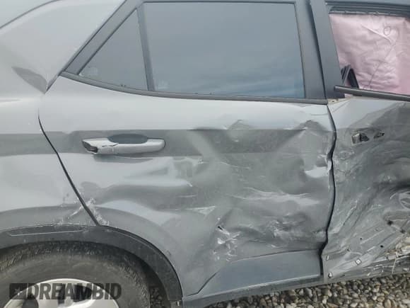 ✅ 2020 Hyundai Venue SEL • VIN: KMHRC8A39LU017684 • Lot: 83895314. Listed on Copart with 64,468 mi. Free auction sales archive from the USA and detailed vehicle history report at DreamBid. Image 11.