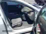 2017 Chevrolet Malibu LS с VIN 1G1ZC5ST3HF260512, выставлен на аукционе IAAI как лот 42632688 с пробегом 172 057 миль миль и . История ставок и продаж доступна на DreamBid. Изображение 5.