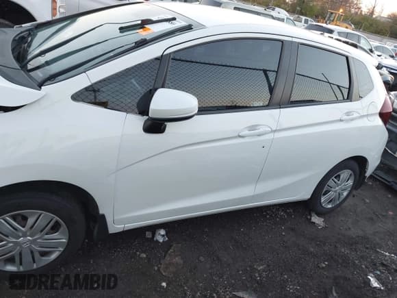 ✅ 2019 Honda Fit LX • VIN: 3HGGK5H4XKM748009 • Lot: 43710880. Wystawiony na IAAI z przebiegiem 49 841 mil. Bezpłatny archiwum sprzedaży aukcyjnych z USA i szczegółowy raport historii pojazdu na DreamBid. Zdjęcie 15.