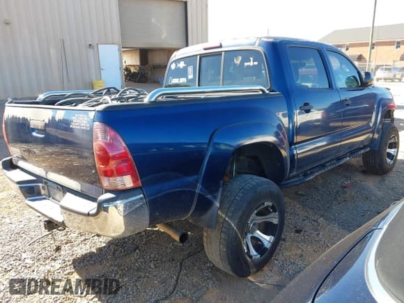 ✅ 2008 Toyota Tacoma PreRunner • VIN: 5TEJU62N08Z490293 • Lot: 43459092. Listed on IAAI with 265,407 mi. Free auction sales archive from the USA and detailed vehicle history report at DreamBid. Image 4.