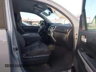 ✅ 2020 Toyota Tundra SR5 • VIN: 5TFEY5F18LX256328 • Lot: 43740142. Listed on IAAI with 117,868 mi. Free auction sales archive from the USA and detailed vehicle history report at DreamBid. Image 5.