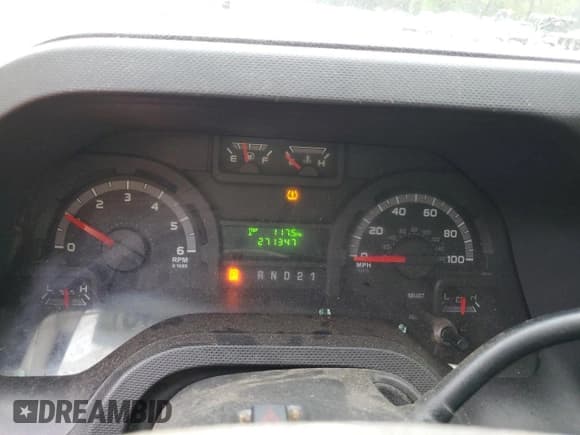 ✅ 2011 Ford Econoline Cargo Commercial • VIN: 1FTNE2EW2BDA92272 • Лот: 64230495. Опубликован ранее на Copart с пробегом 271 347 миль. Бесплатный доступ к архиву аукционных продаж из США и подробный отчёт об истории автомобиля на DreamBid. Изображение 9.