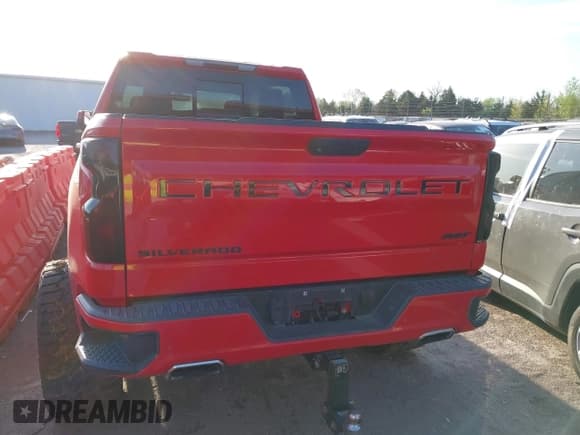 ✅ 2019 Chevrolet Silverado 1500 RST • VIN: 3GCUYEED7KG139009 • Lot: 42021583. Wystawiony na IAAI z przebiegiem 78 824 mil. Bezpłatny archiwum sprzedaży aukcyjnych z USA i szczegółowy raport historii pojazdu na DreamBid. Zdjęcie 16.