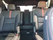 ✅ 2025 Chevrolet Traverse FWD RS • VIN: 1GNERLRS3SJ117982 • Lot: 85943305. Wystawiony na Copart z przebiegiem 11 335 mil. Bezpłatny archiwum sprzedaży aukcyjnych z USA i szczegółowy raport historii pojazdu na DreamBid. Zdjęcie 10.