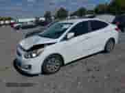 2017 Hyundai Accent SE z VIN KMHCT4AE2HU342880, wystawiony jako IAAI lot #43415334 z przebiegiem 132 543 mil mil oraz . Historia ofert i sprzedaży dostępna na DreamBid. Obrazek 2.