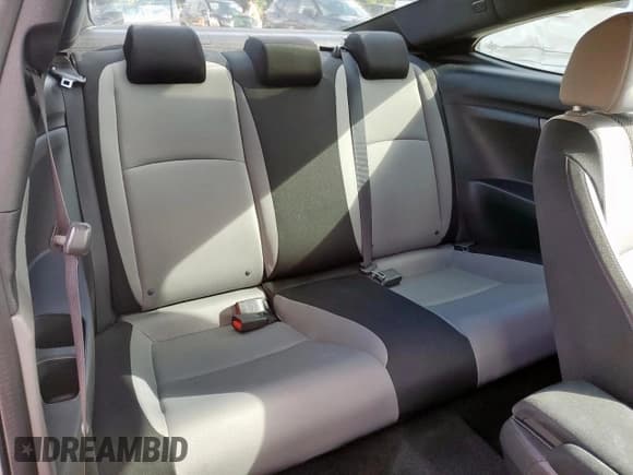 ✅ 2018 Honda Civic LX • VIN: 2HGFC4B58JH300157 • Lot: 83864015. Wystawiony na Copart z przebiegiem 61 694 mil. Bezpłatny archiwum sprzedaży aukcyjnych z USA i szczegółowy raport historii pojazdu na DreamBid. Zdjęcie 10.