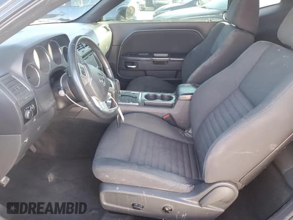 ✅ 2011 Dodge Challenger • VIN: 2B3CJ4DG5BH571394 • Lot: 44210305. Wystawiony na Copart z przebiegiem 138 688 mil. Bezpłatny archiwum sprzedaży aukcyjnych z USA i szczegółowy raport historii pojazdu na DreamBid. Zdjęcie 7.